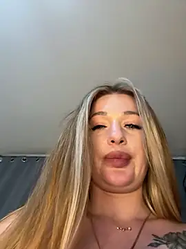 Tatti-Go live sex cam