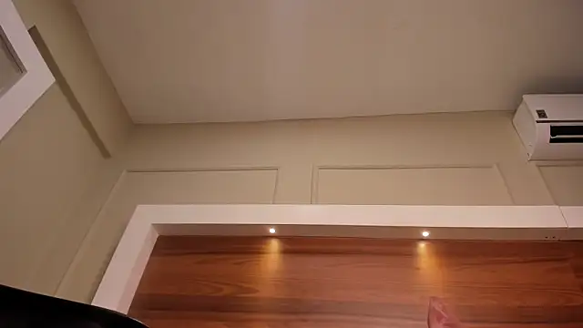 AriadnaHarper webcam