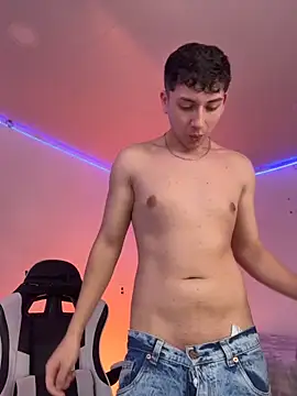 oliver_kyy - Oliver_kyy's free webcam - UK Sex Cams