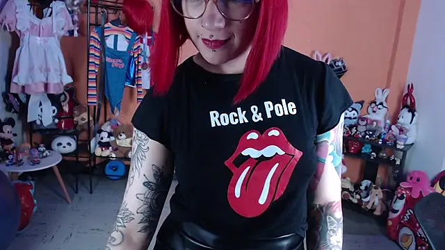 missmiia2 - MissMiia2's free webcam - UK Sex Cams