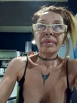 frozenwaffle (F mature) - Squirt Make me hot last 5 videos per