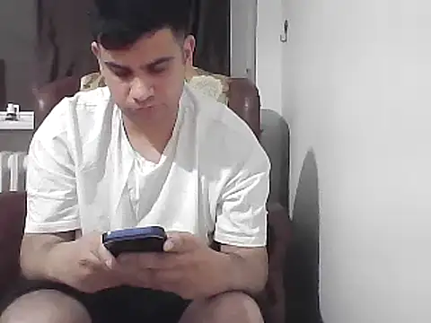 yakisiklisikici - YakisikliSikici's free webcam - UK Sex Cams