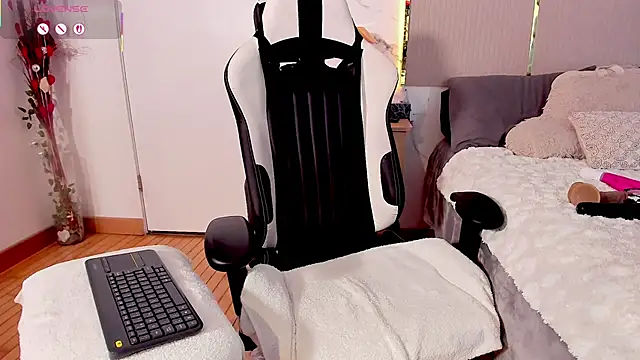 Jadeh_Williams02 webcam