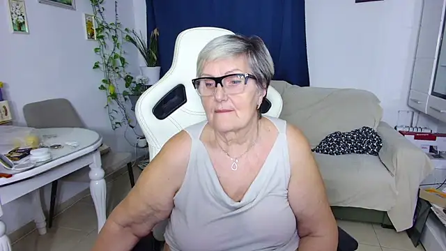 selenna57 - Selenna57's free webcam - UK Sex Cams