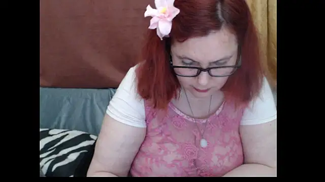 PlayfullMature webcam