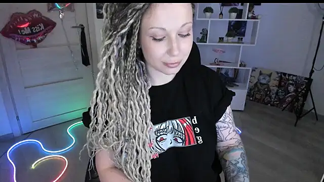 HoneySallyMoore live sex cam