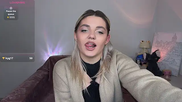 miacutemeow - MiaCuteMeow's free webcam - UK Sex Cams