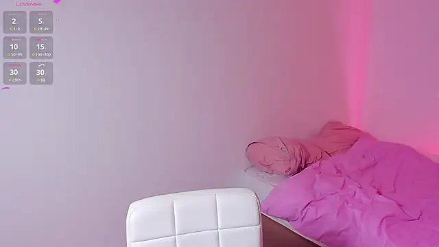 Naomi_Rosy webcam