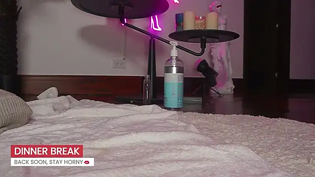 Katyerave live sex cam