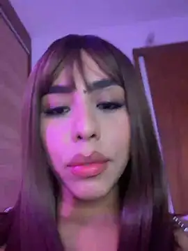 Rossie_Blooms - Live Cam