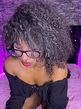 Morena_fire - Live Cam