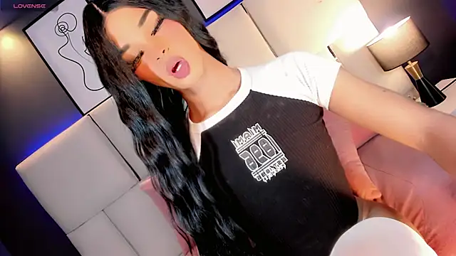 kornylovee - Kornylovee's free webcam - UK Sex Cams