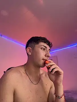 oliver_kyy - Oliver_kyy's free webcam - UK Sex Cams