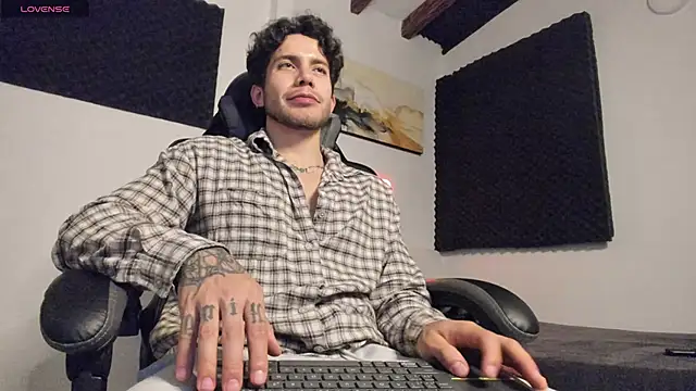 LucianSinclair webcam