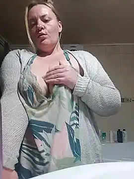 HotStepmommy4 webcam