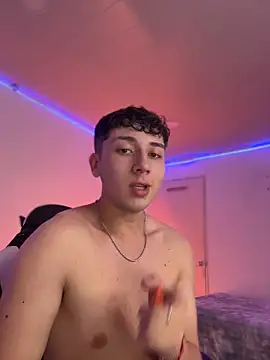 oliver_kyy (M twink) - full naked+ doggy style 3min + oil