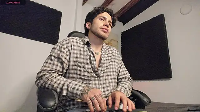 LucianSinclair webcam