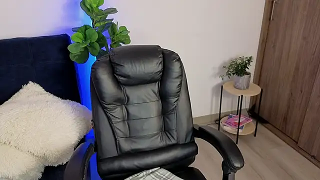 amyross_s1 - Amyross_s1's free webcam - UK Sex Cams