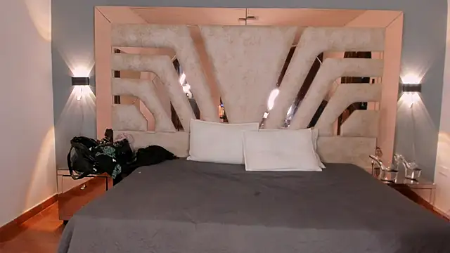 REINA_ADAHARA live sex cam