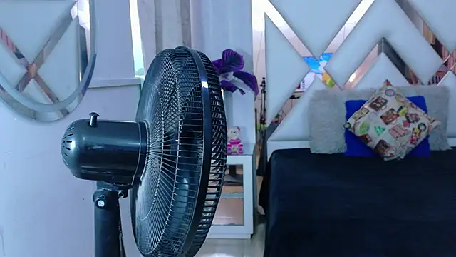 ZamanthaJhones webcam