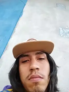 AlexAlejandro13 webcam