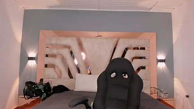 REINA_ADAHARA webcam