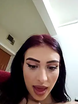 Crazy_Brunette webcam