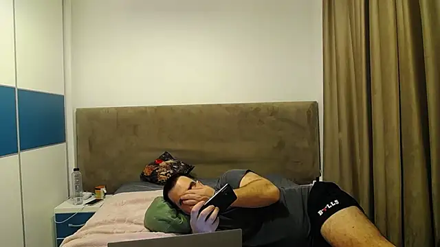 PeacheyxCream webcam