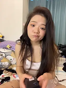 美女lucyxiaolulu在线直播