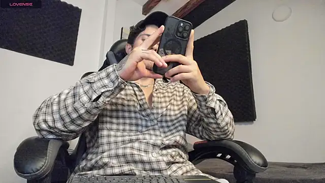 LucianSinclair webcam