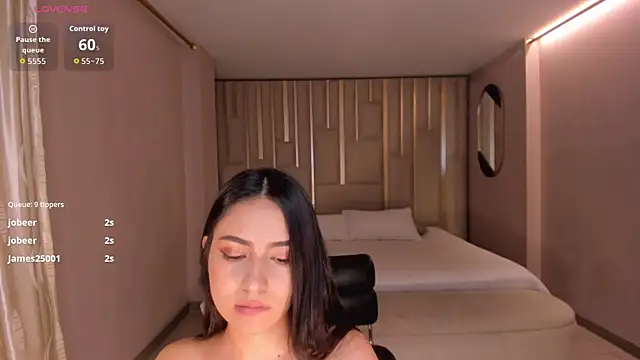 LucieMartin live sex cam