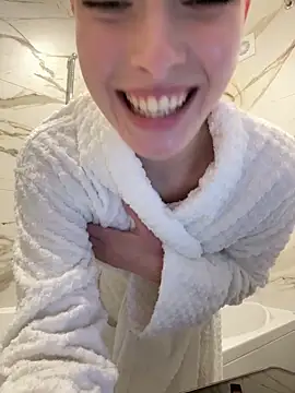 friendlyfire_18 (F young) - Handbra for some mins