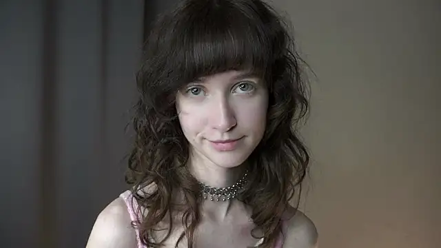 dellaleck (F teen) - I want a deeper finger