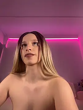 ScarletFlameee webcam