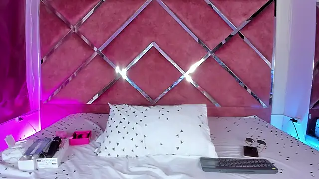 Megan_Dangelo webcam