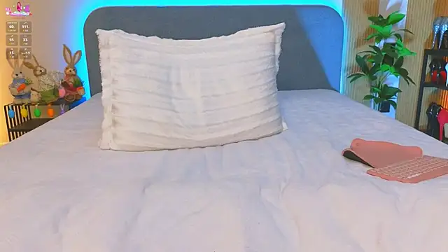 Kira_from_UA live sex cam