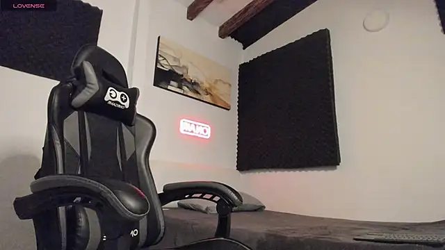 LucianSinclair webcam