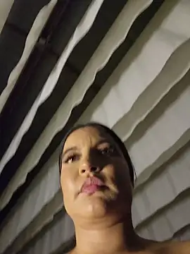 Pretty_Julieta webcam