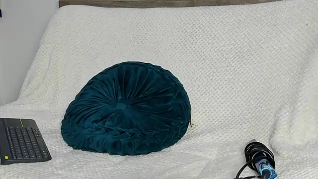 elissawhite - ElissaWhite's free webcam - UK Sex Cams