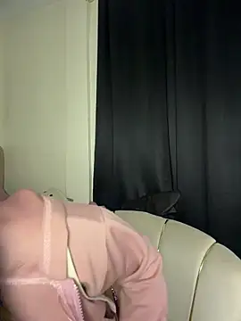 Webcam Model (GLAMOURk)  is live.Free join now!