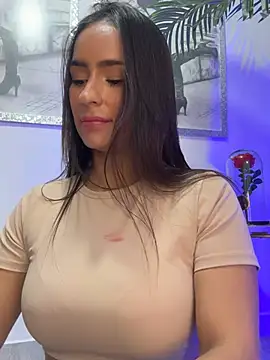 Webcam Model (Mau_White)  is live.Free join now!