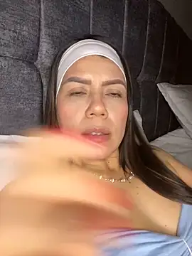 Webcam Model (martina_contreras)  is live.Free join now!