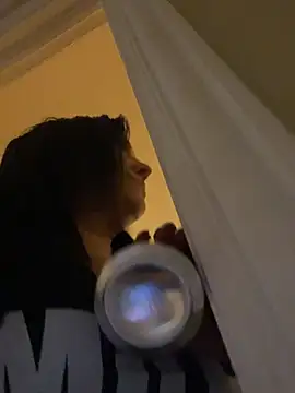 LittleMissEeve webcam