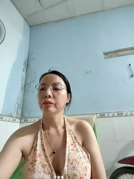 Famrita Live Webcam on Stripchat