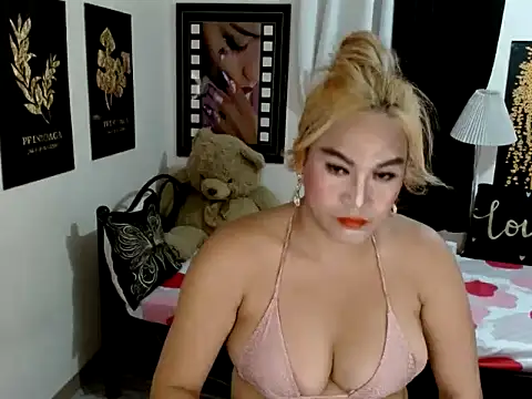 UrhotGoddess webcam