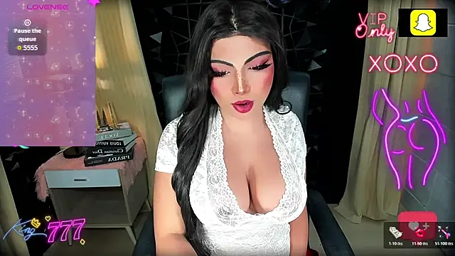 BarbieHugeCockTS webcam