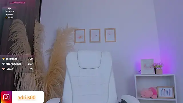 shannel_moss__ webcam