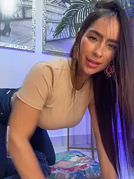 Webcam Model (Mau_White)  is live.Free join now!