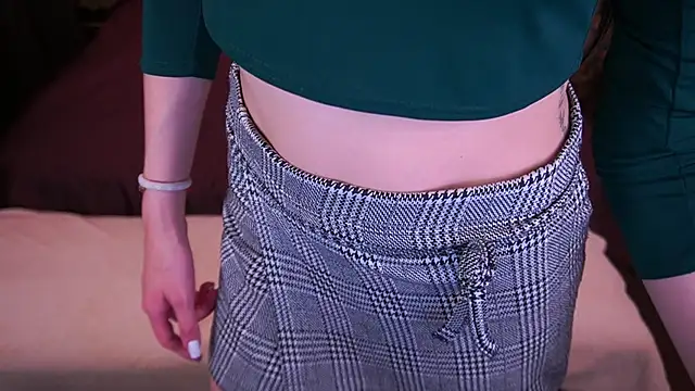 EviLune live sex cam