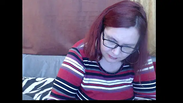 PlayfullMature webcam